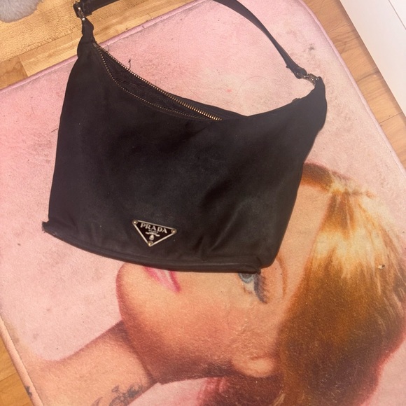 Super cute vintage black Prada bag! - Picture 2 of 5
